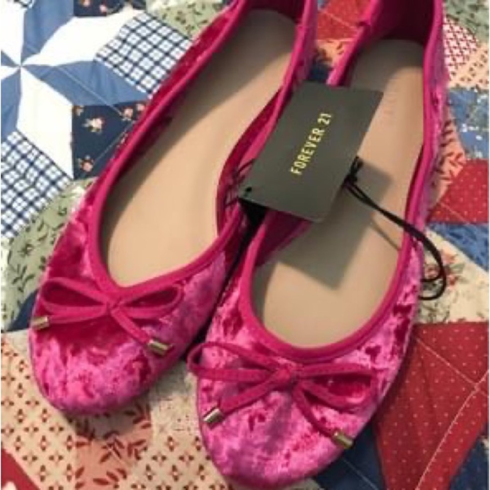 Hot pink flats 💓
